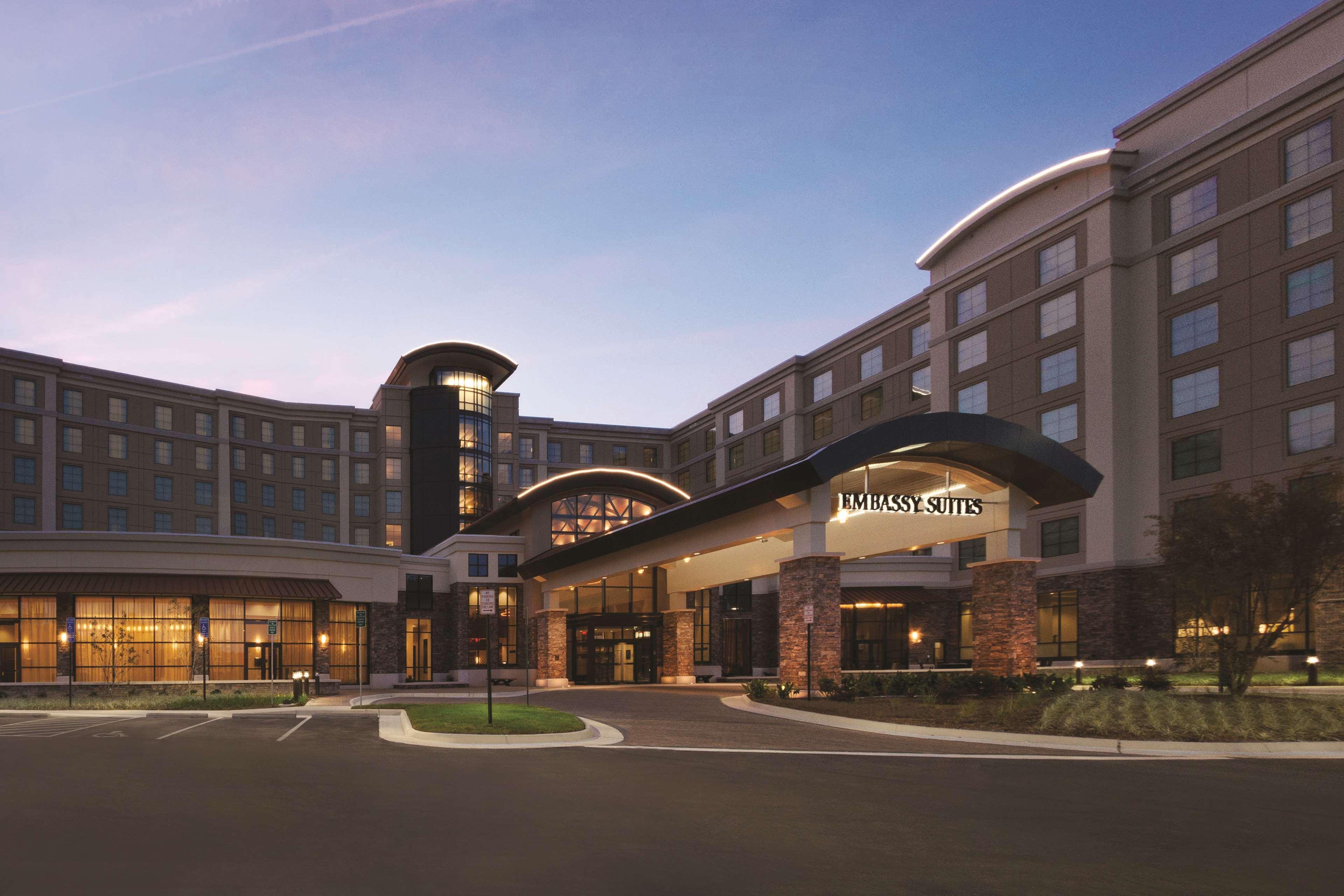 Embassy Suites Springfield Exterior photo