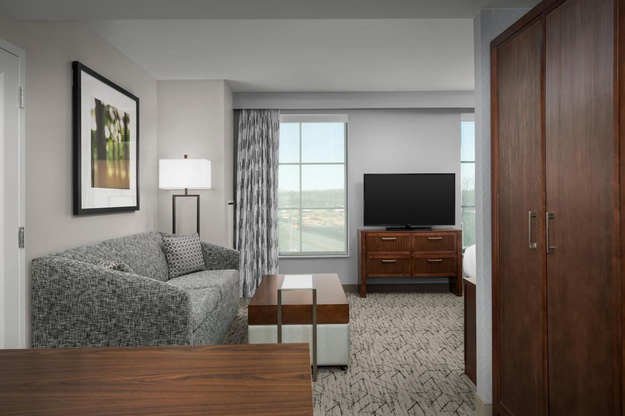 Embassy Suites Springfield Room photo