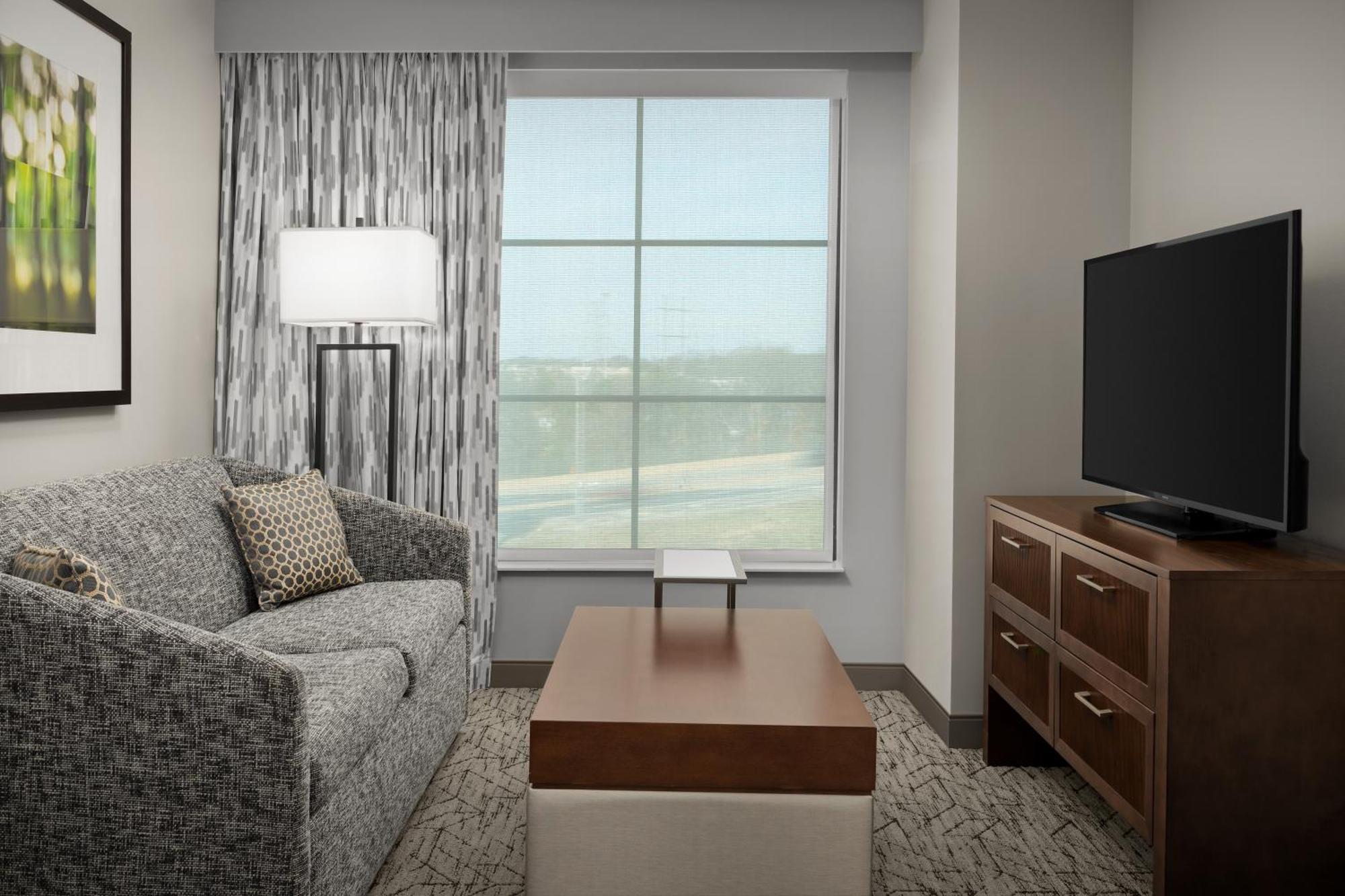 Embassy Suites Springfield Room photo