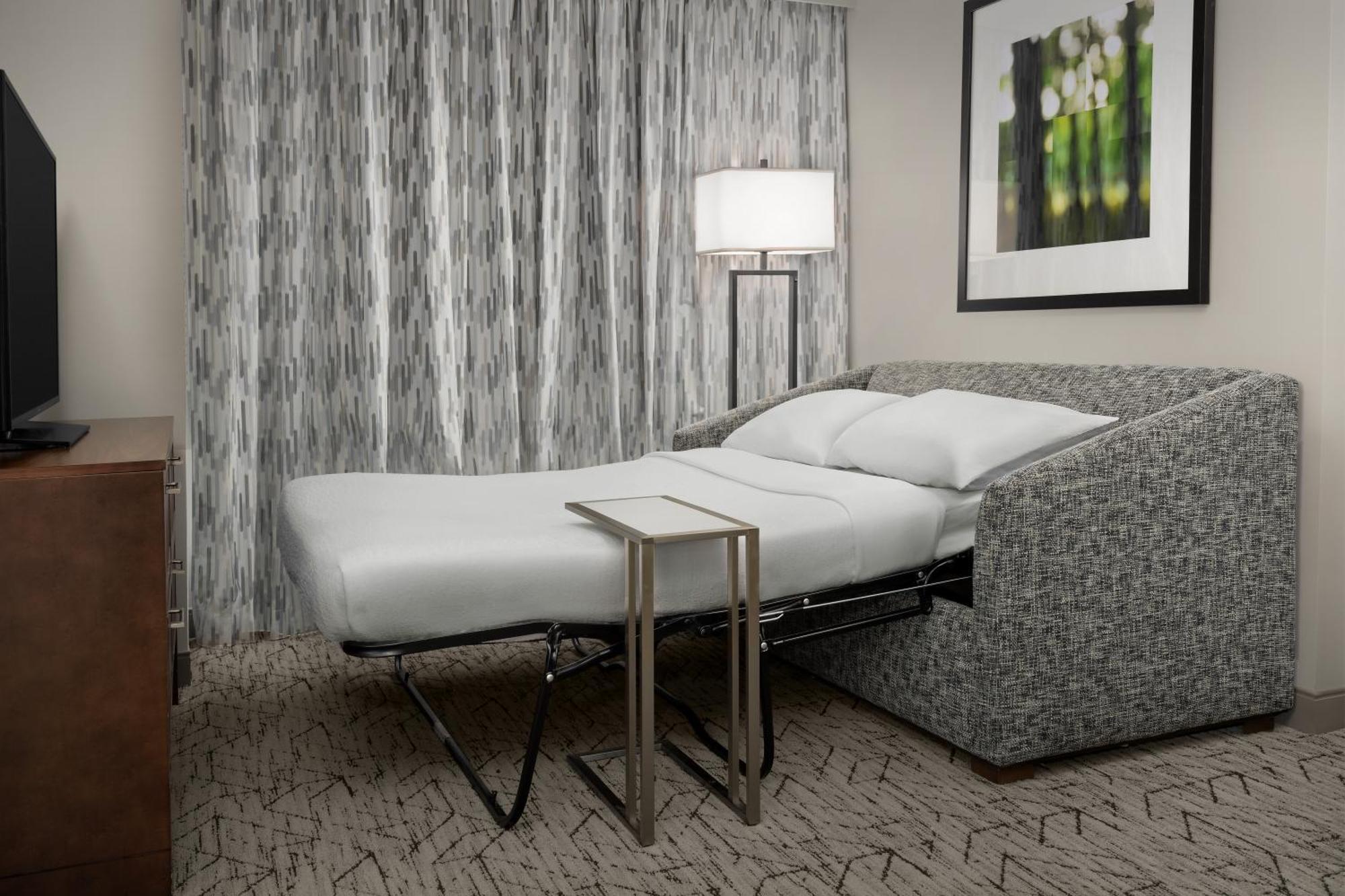 Embassy Suites Springfield Room photo